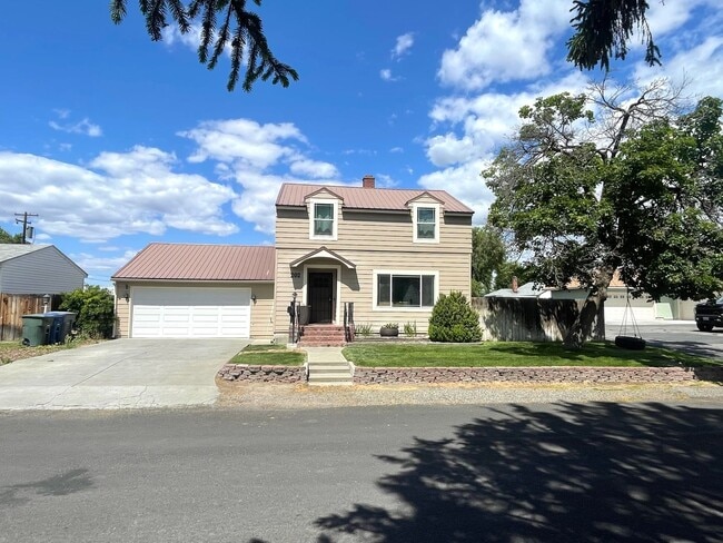 Foto del edificio - Beautifully Updated 4-Bedroom Home in the Heart of Richland