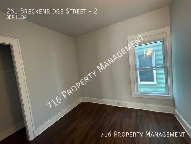 Foto del edificio - 261 Breckenridge St