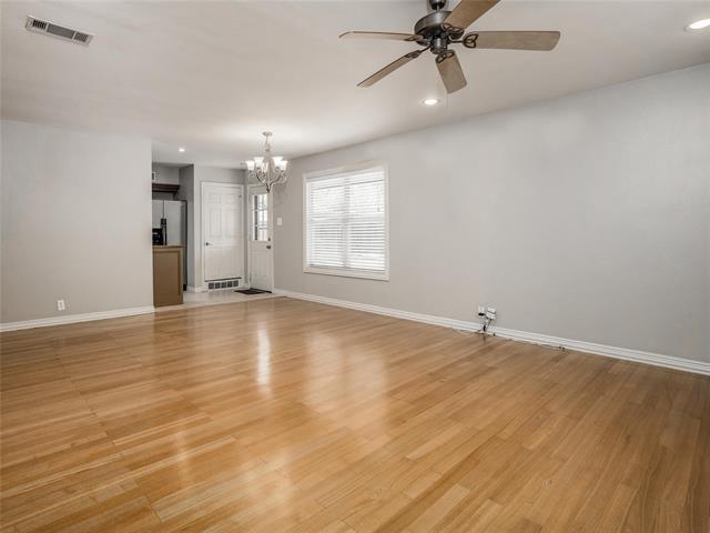 Foto del edificio - 917 Warren Way