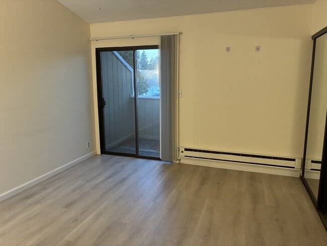 Building Photo - 4075 Eggers Dr