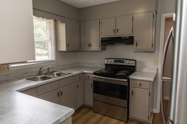 Building Photo - 129 Stephens Dr