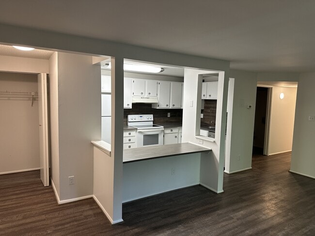 Foto del edificio - 3164 Central Ave