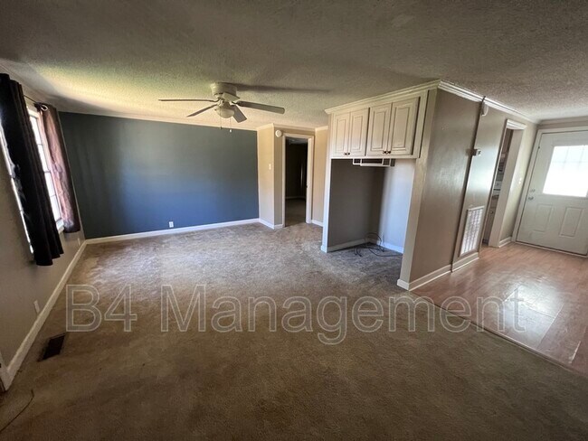 Building Photo - 140 Caston Cir