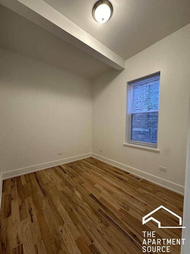 Building Photo - 2241 W 21st St
