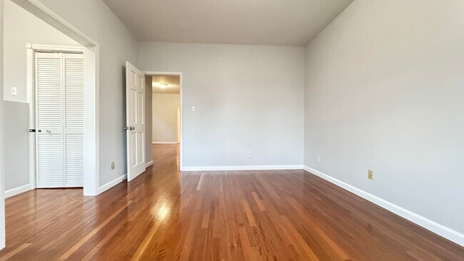 Foto del edificio - 66 W 15th St