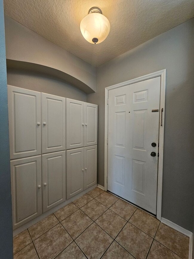 Building Photo - Regency Key 2 Bed 2-1/2 bath Townhome