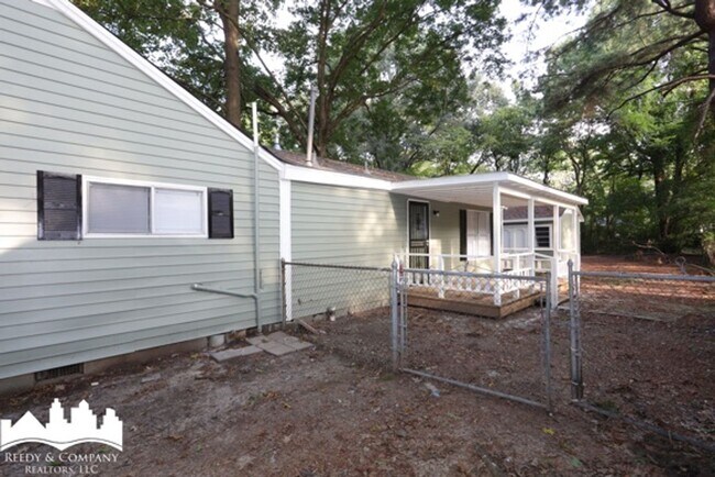 Foto del edificio - 4046 New Willow Rd