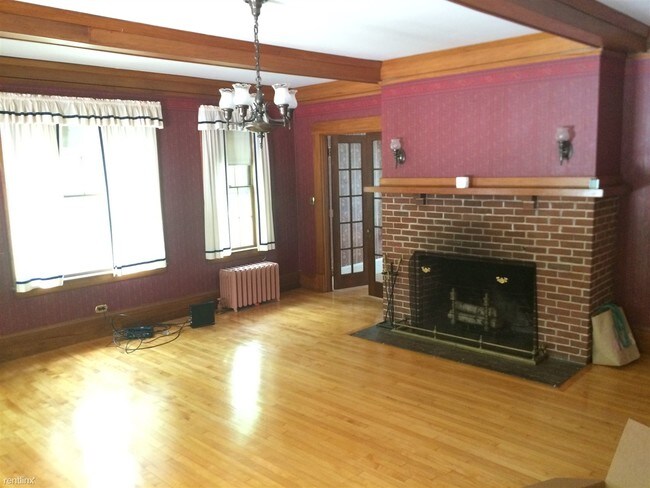 Building Photo - 3 br, 2 bath Apartment - 73 Noble St.