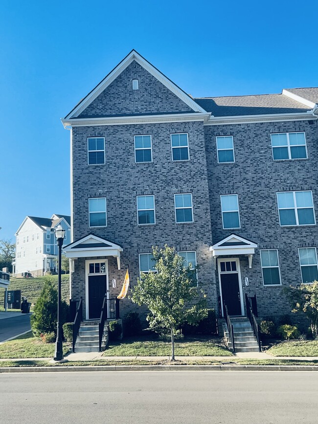 Building Photo - 3338 Tasker Dr Building Photo - 3338 Tasker Dr