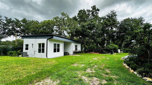 Foto del edificio - 1586 Twelve Oaks Cir