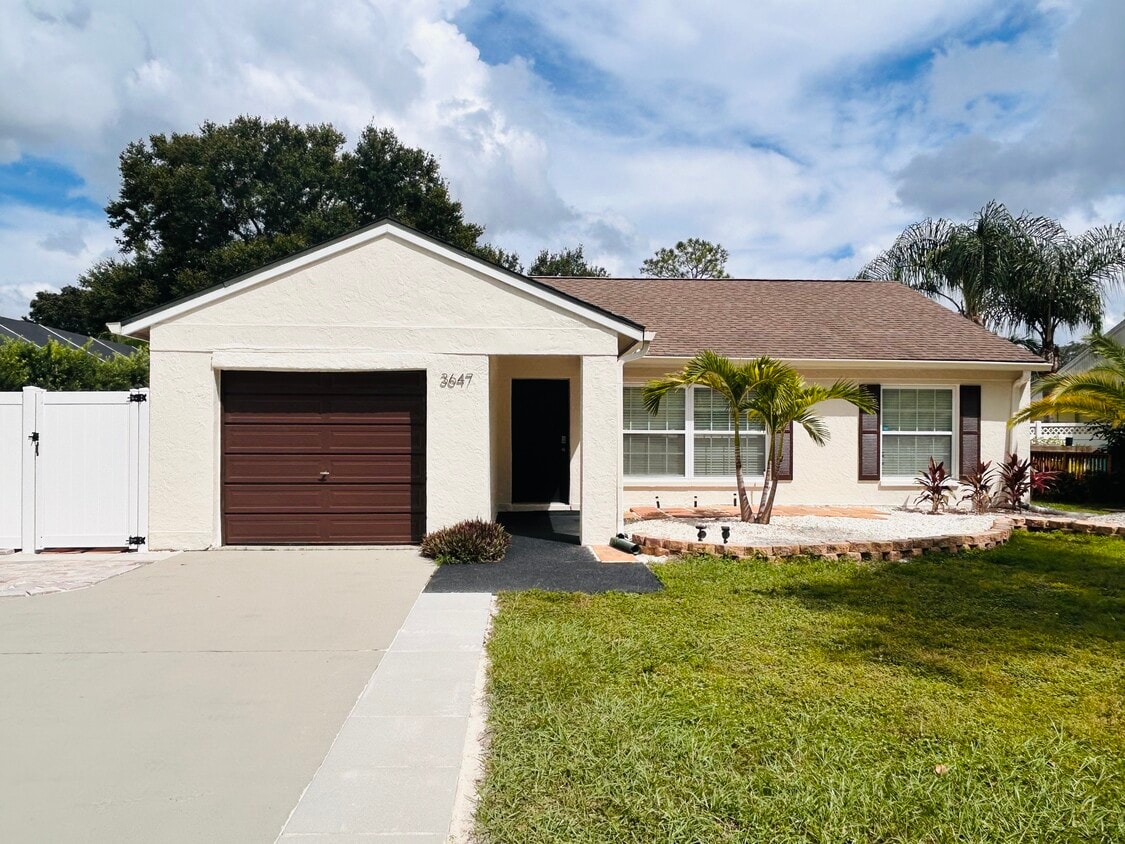 Primary Photo - 3647 Lake St George Dr