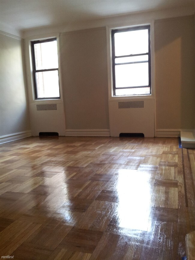 Foto del edificio - 215 Sterling St