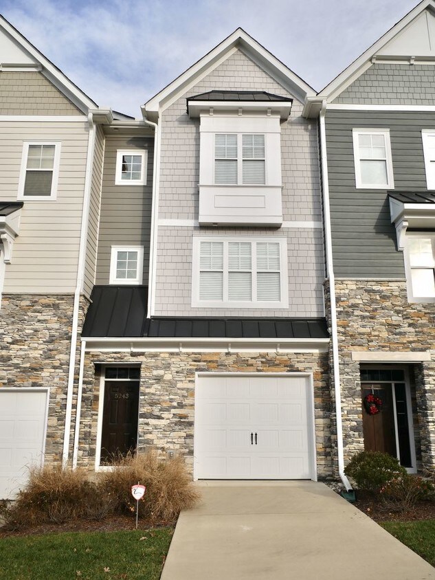 5243 Bedford Falls Circle, Glen Allen, VA 23059 Townhome Rentals in Glen Allen VA