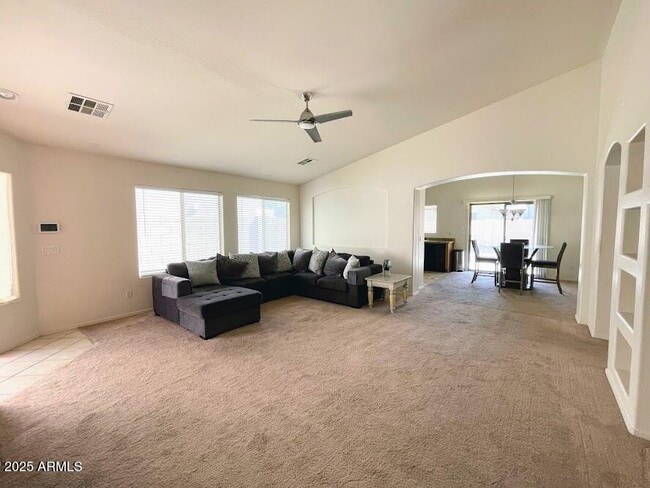 Foto del edificio - 44147 W Snow Dr