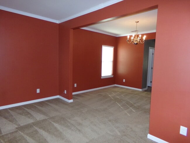 Foto del edificio - Coming Soon – Available November 1st! Spac...