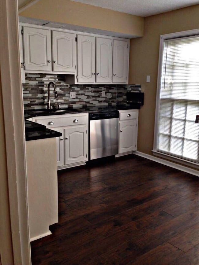 Building Photo - 5725 Worchester Dr