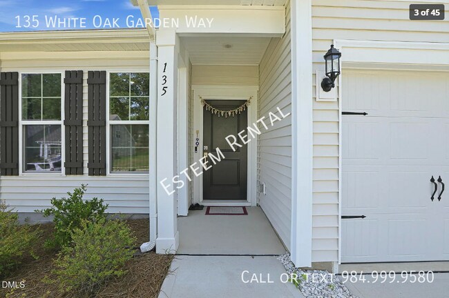 Foto del edificio - 135 White Oak Gdn Wy