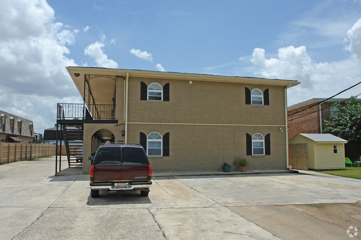 Building Photo - 4028 Rye St