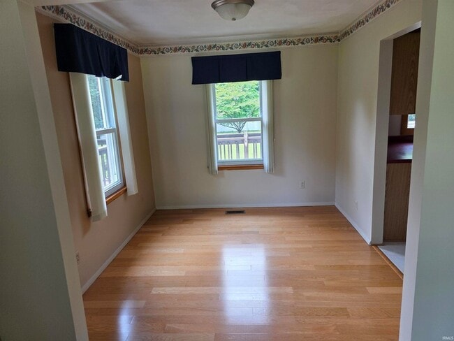 Building Photo - 1619 W Arlington Rd