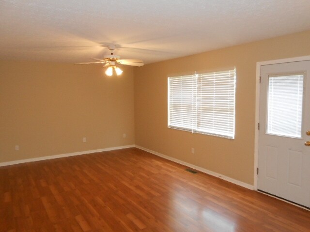 Foto del edificio - 526 Ashton Woods Dr
