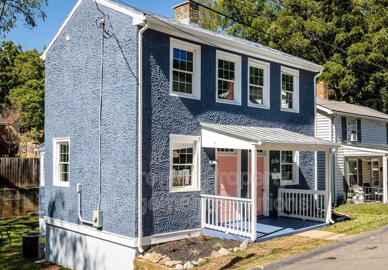 Primary Photo - 614 Baptist St