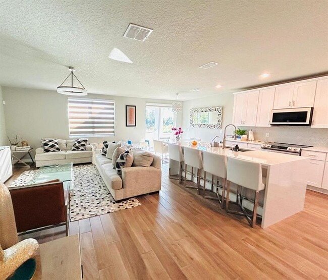 Foto del edificio - 17301 Back Bay Ct