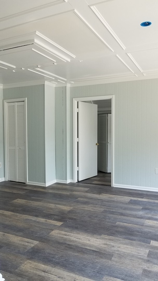 Building Photo - 5 bedroom / 4 bath home with a short drive to the beach!