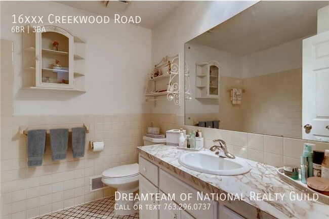 Building Photo - 16xxx Creekwood Rd