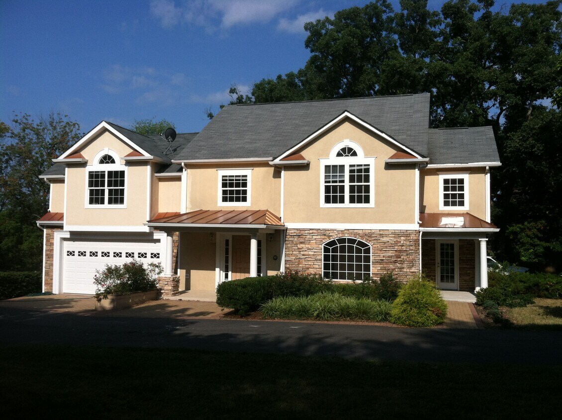 Front - 19814 Belmont Ridge Rd