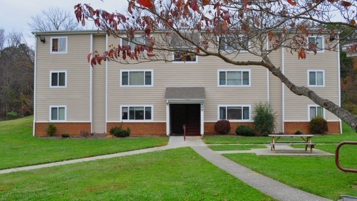 Foto del edificio - 800 Meadowview Dr