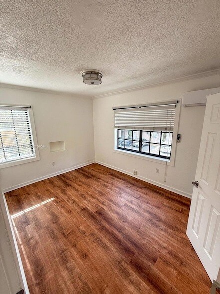 Building Photo - 1222 Salzedo St