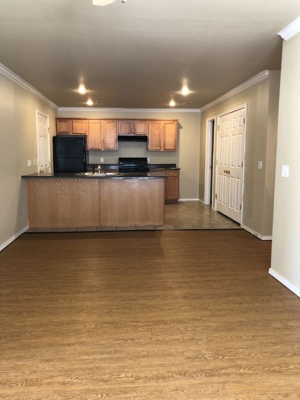 Building Photo - 1650 Willowbrook Dr