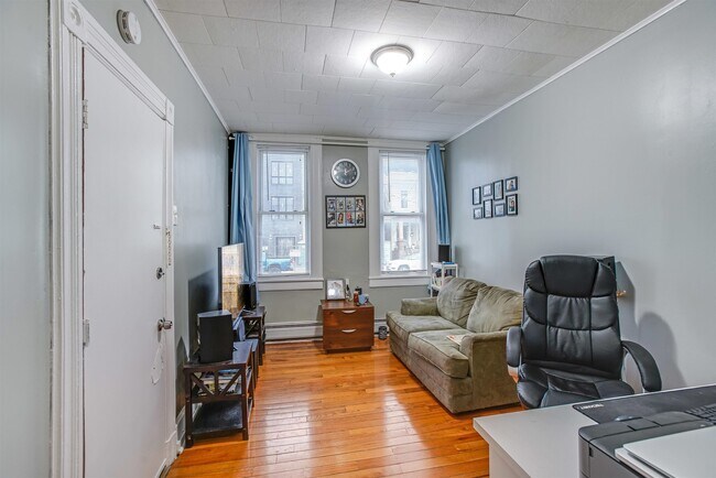 Foto del edificio - 45 Carlton Ave
