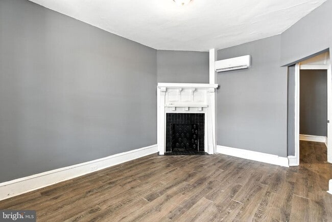 Building Photo - 1618 S 56th St