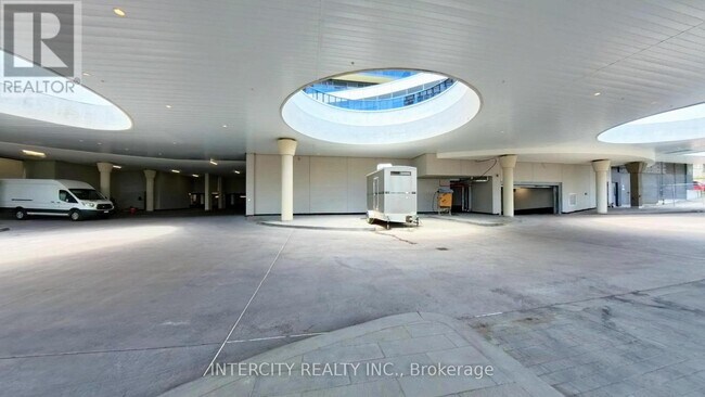 Photo du bâtiment - 5105 Hurontario St