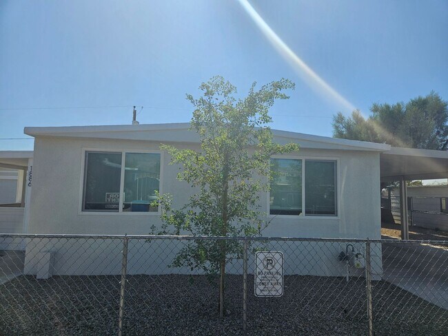 Building Photo - Stunning Remodeled 2-Bedroom, 2-Bath Home ...