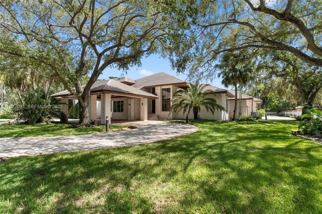 Foto del edificio - 6190 SW 102nd St