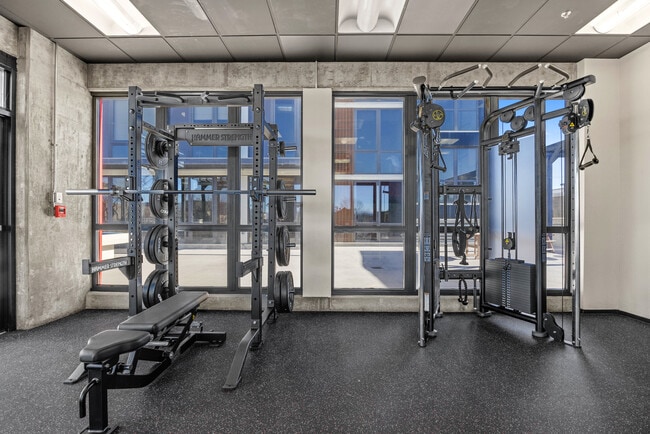 Building Photo - Vista