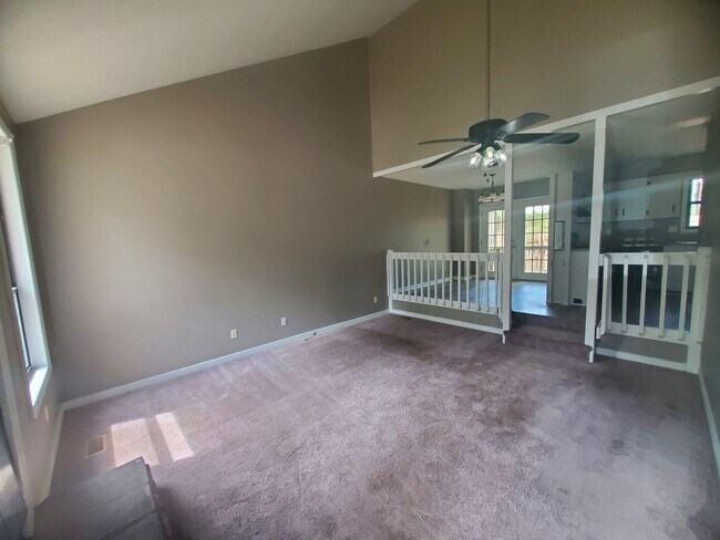 Building Photo - 6472 Kelmscot Ct