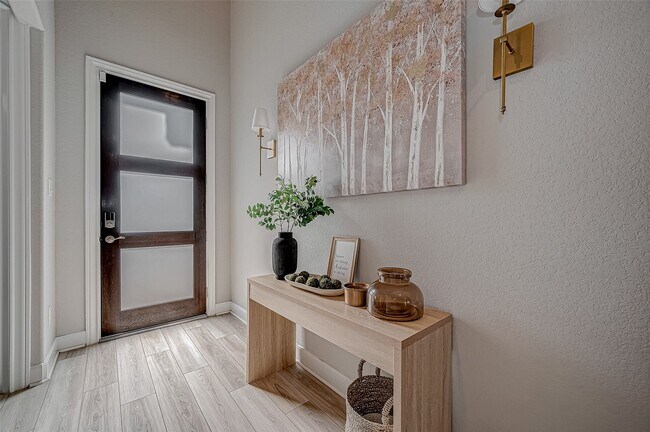 Foto del edificio - 21450 Petherton Dr
