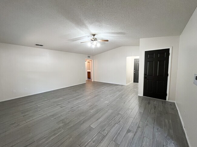 Foto del edificio - 408 Briar Square