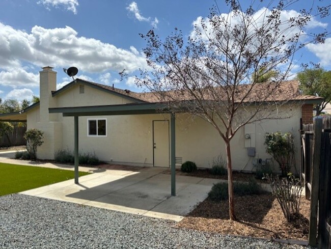 Building Photo - 13217 Lakeview Granada Dr