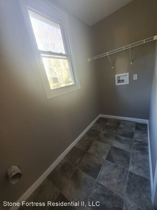 Building Photo - 3 br, 2 bath House - 1435 Mile Post Road