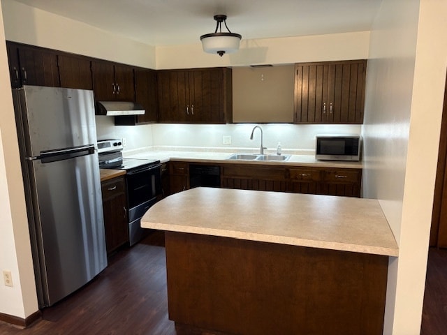 Mega Cabinet Space - 309 Olsen St