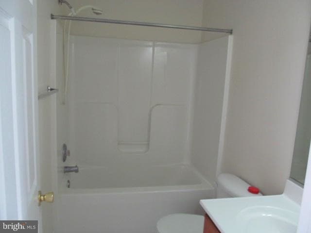 Building Photo - 221 Briarwood Cir