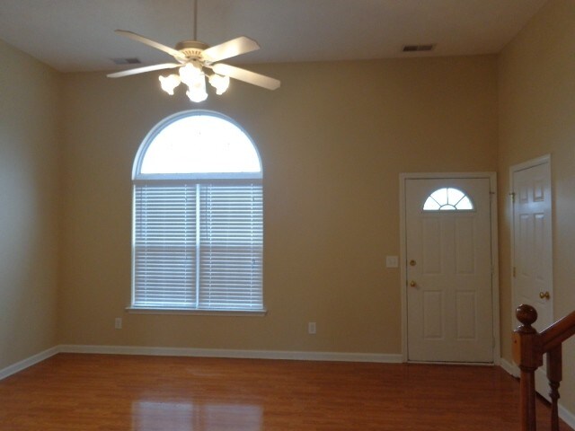 Foto del edificio - 884 Pin Oak Dr