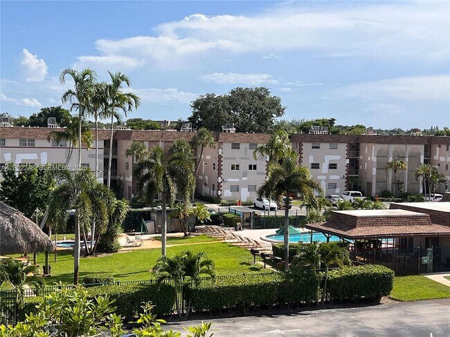 Foto del edificio - 8101 SW 24th Ct