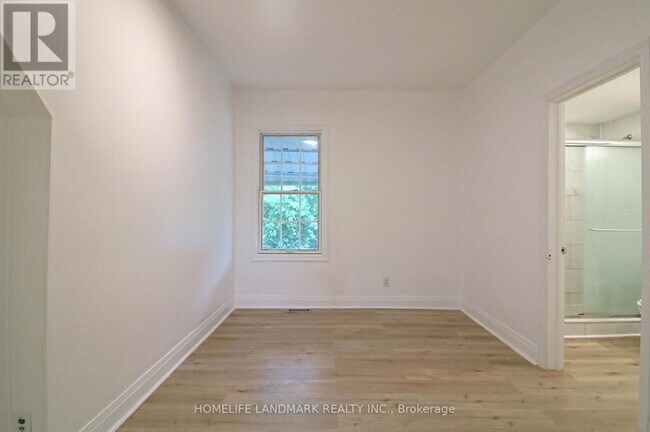 Building Photo - 5613 Desson Ave