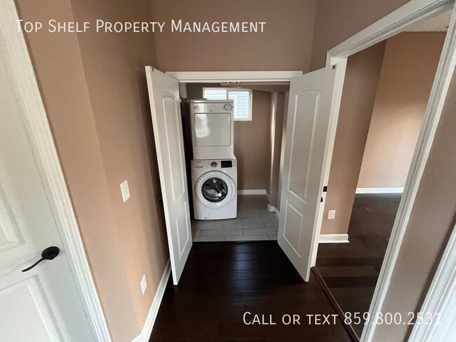 Building Photo - Beautiful 2 Bedroom Downtown!