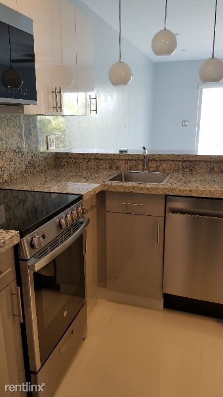 Foto del edificio - Studio, 1 bath Condo - 7403  SW 82 Street